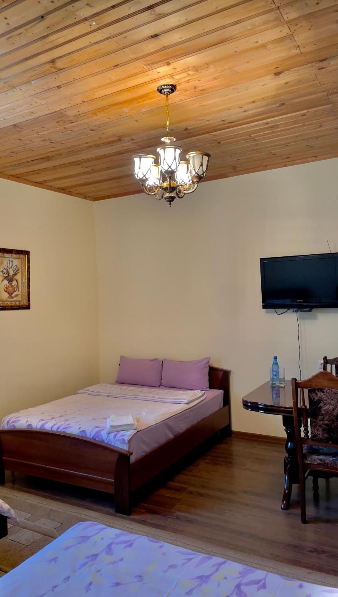 Christy Hotel Goris Exterior photo