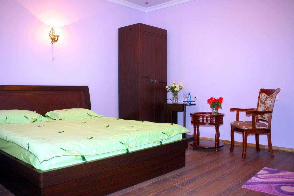 Christy Hotel Goris Room photo